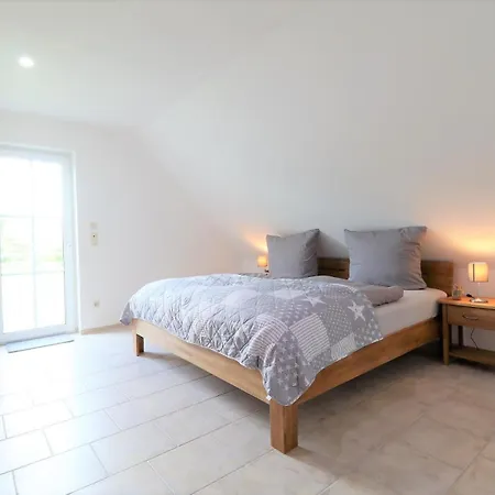 Flechtdorfer Waldblick: Spacious With Stream And Terrace Holiday home