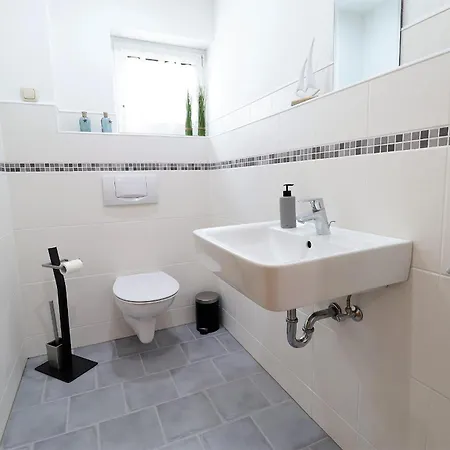 Flechtdorfer Waldblick: Spacious With Stream And Terrace *