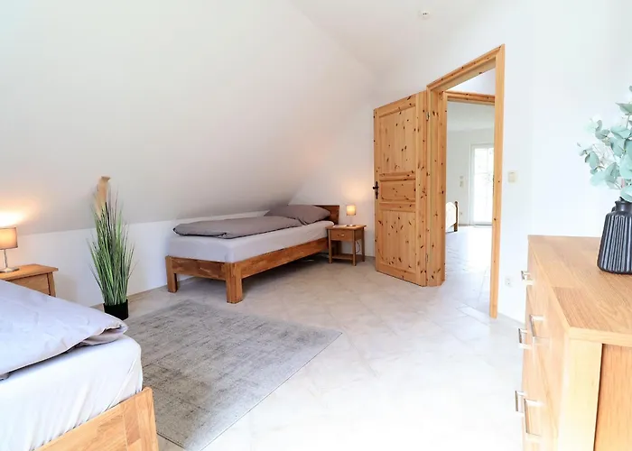 Flechtdorfer Waldblick: Spacious With Stream And Terrace * Diemelsee