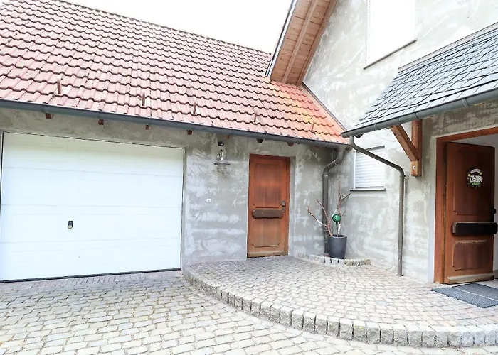 Flechtdorfer Waldblick: Spacious With Stream And Terrace Holiday home