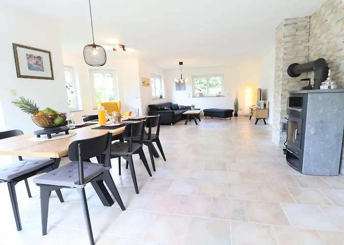 Holiday home Flechtdorfer Waldblick: Spacious With Stream And Terrace